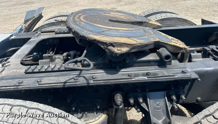 image for item EG0764 2008 Mack CHU613 semi truck