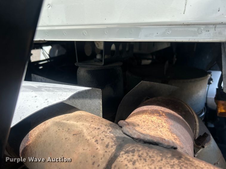 image for item EG0764 2008 Mack CHU613 semi truck