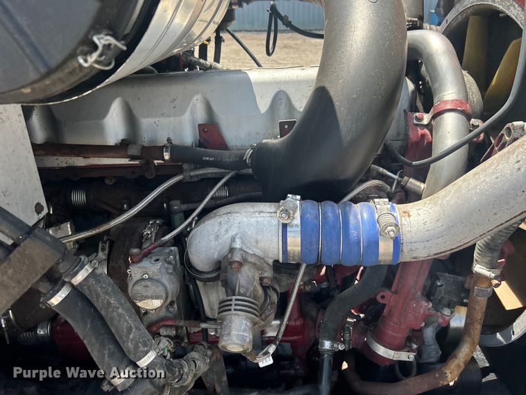 image for item EG0764 2008 Mack CHU613 semi truck