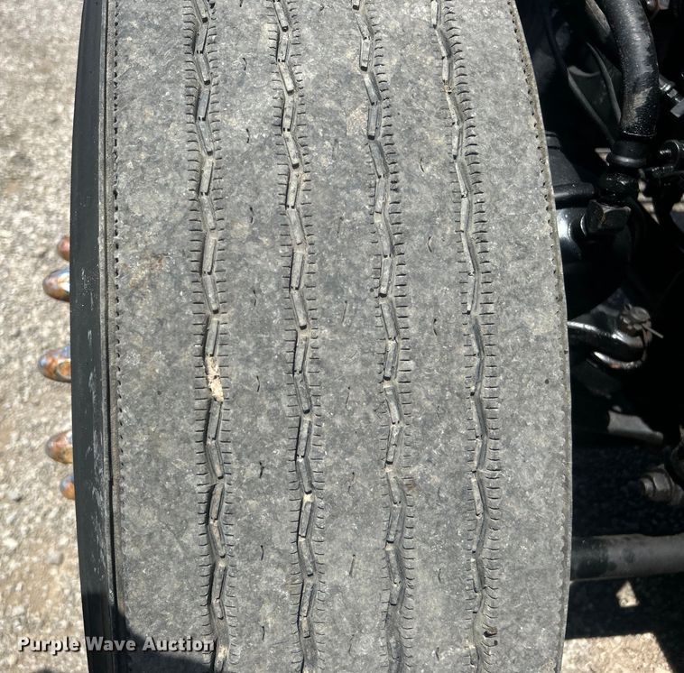 image for item EG0764 2008 Mack CHU613 semi truck