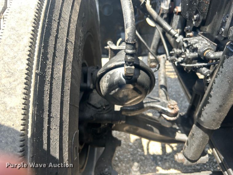 image for item EG0764 2008 Mack CHU613 semi truck