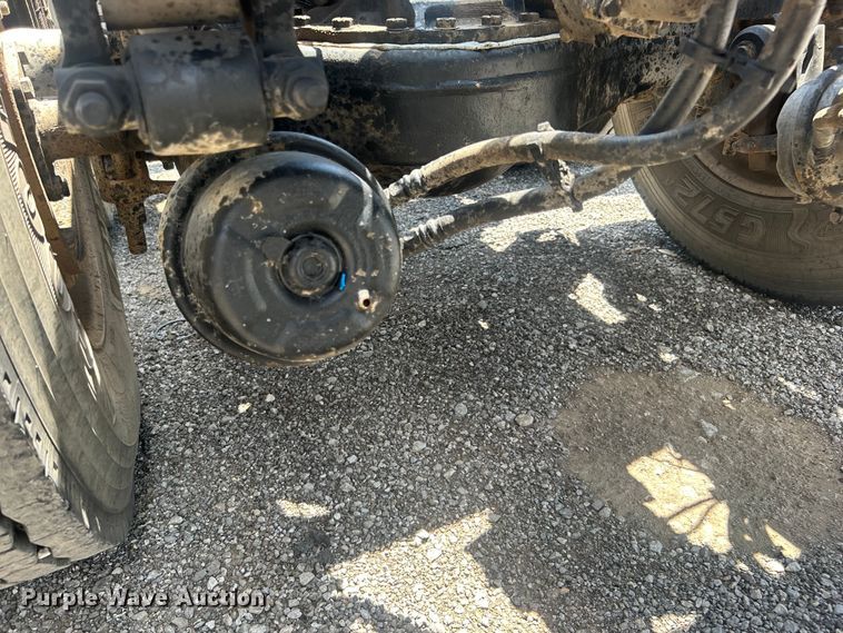 image for item EG0764 2008 Mack CHU613 semi truck