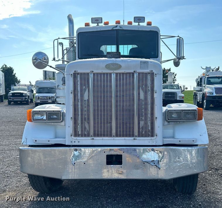 image for item EG0775 1989 Peterbilt  378 semi truck