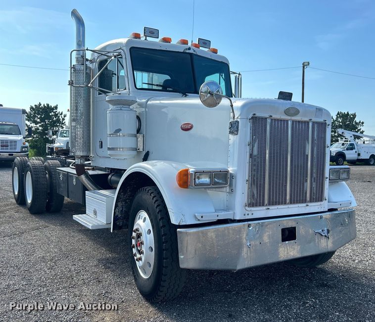 image for item EG0775 1989 Peterbilt  378 semi truck