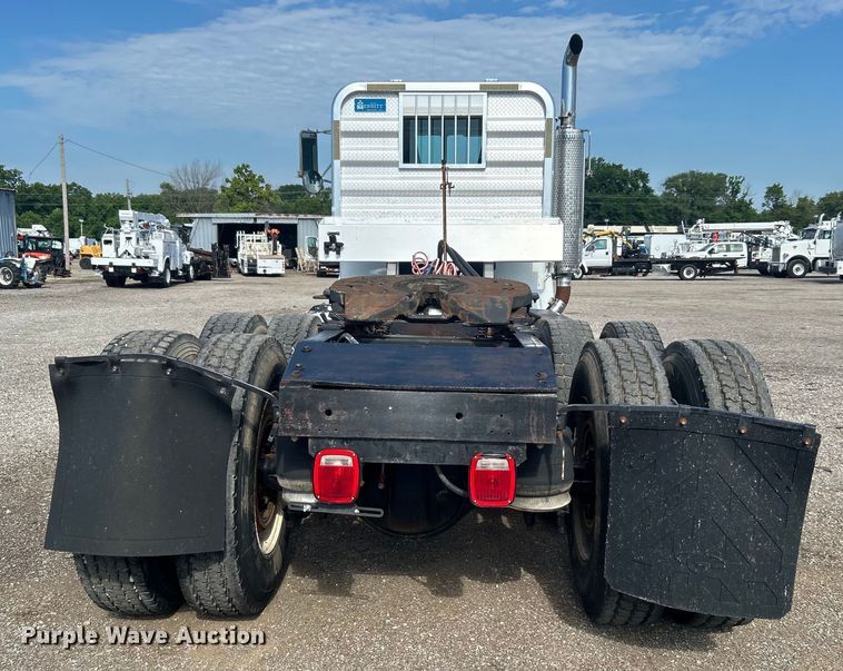 image for item EG0775 1989 Peterbilt  378 semi truck