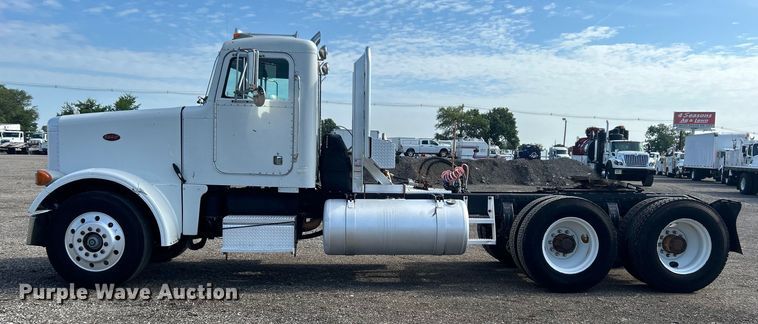 image for item EG0775 1989 Peterbilt  378 semi truck