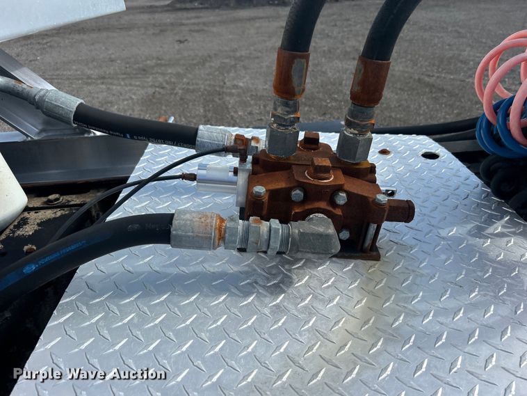 image for item EG0775 1989 Peterbilt  378 semi truck