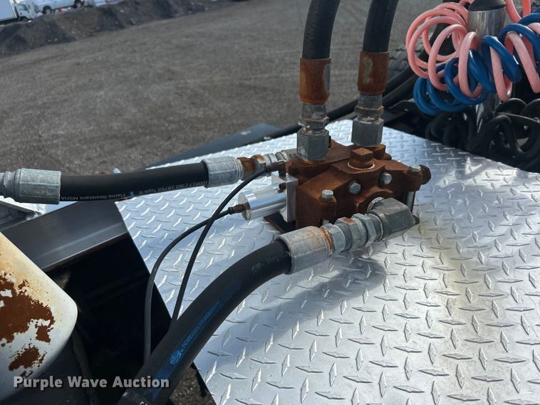 image for item EG0775 1989 Peterbilt  378 semi truck