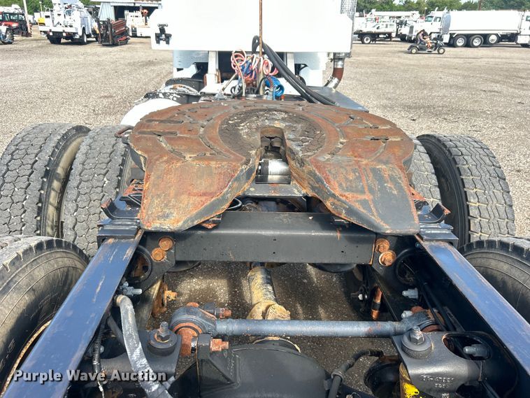 image for item EG0775 1989 Peterbilt  378 semi truck