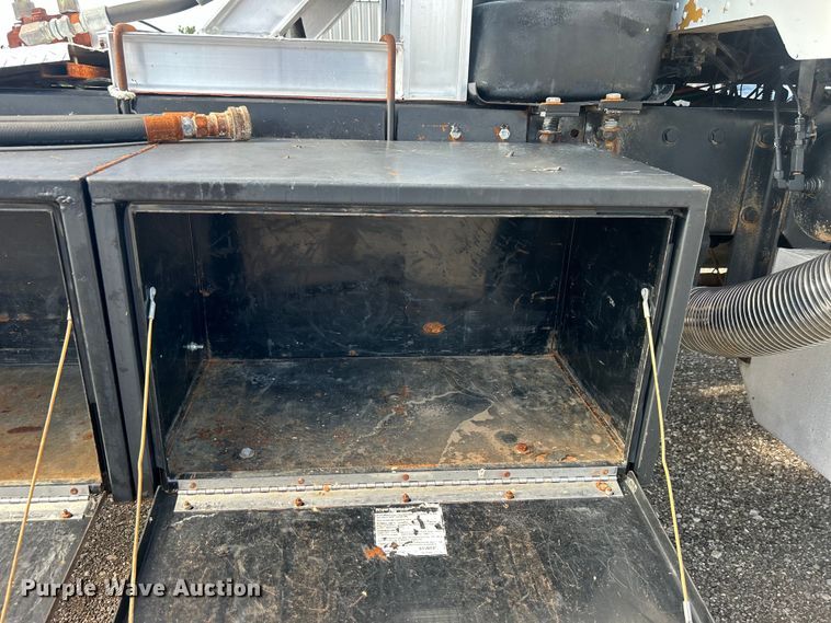 image for item EG0775 1989 Peterbilt  378 semi truck