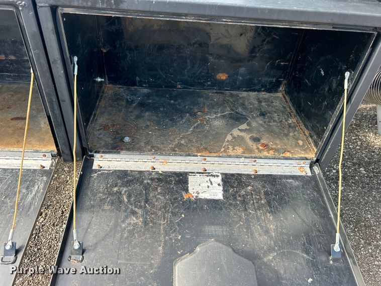 image for item EG0775 1989 Peterbilt  378 semi truck