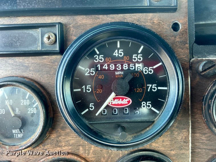 image for item EG0775 1989 Peterbilt  378 semi truck