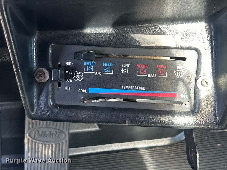 image for item EG0775 1989 Peterbilt  378 semi truck