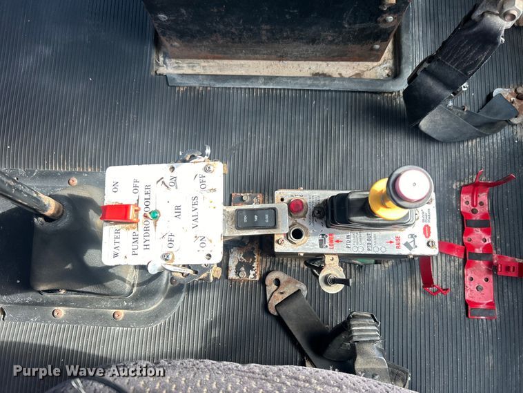 image for item EG0775 1989 Peterbilt  378 semi truck