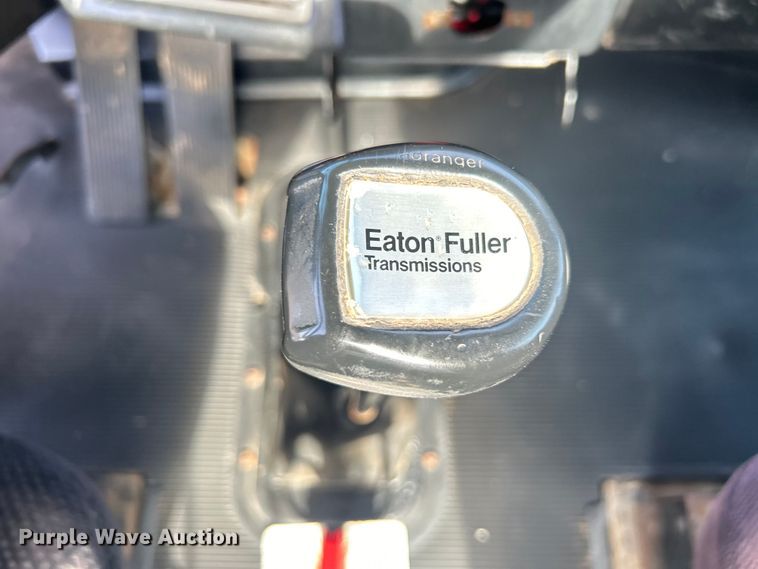 image for item EG0775 1989 Peterbilt  378 semi truck