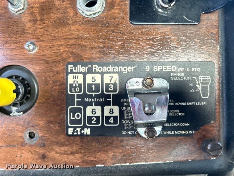 image for item EG0775 1989 Peterbilt  378 semi truck