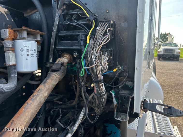 image for item EG0775 1989 Peterbilt  378 semi truck