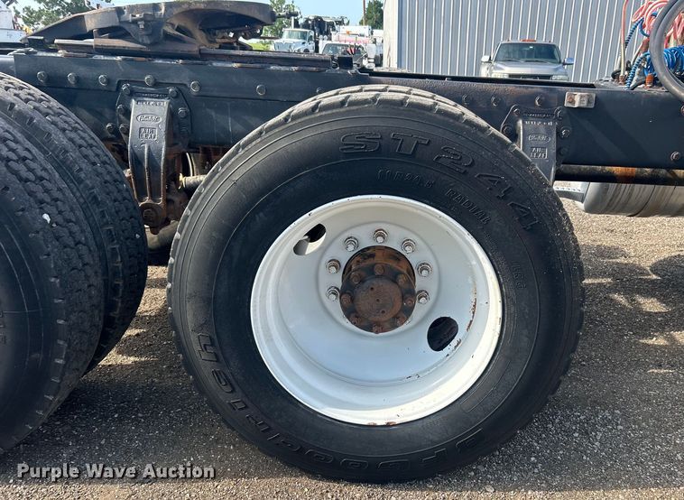 image for item EG0775 1989 Peterbilt  378 semi truck