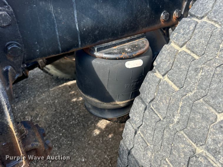 image for item EG0775 1989 Peterbilt  378 semi truck