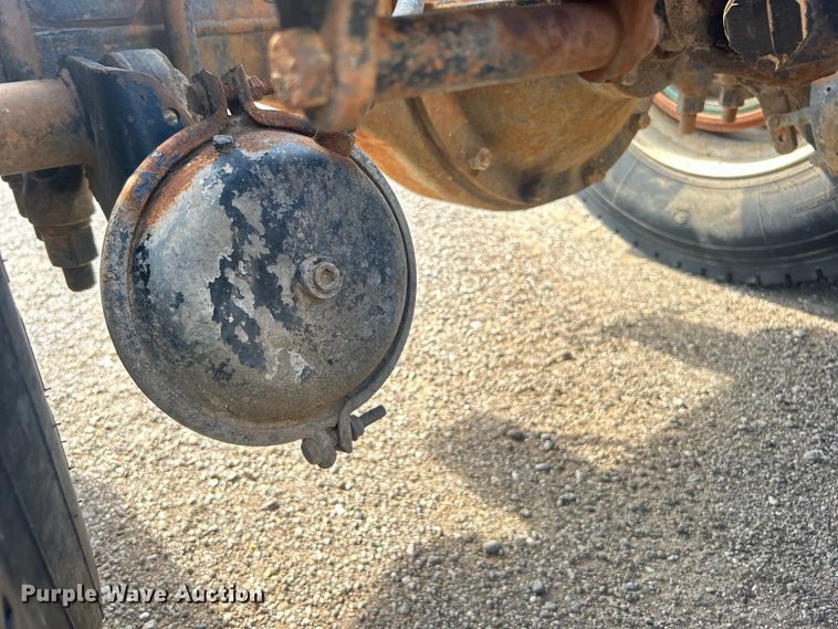 image for item EG0775 1989 Peterbilt  378 semi truck