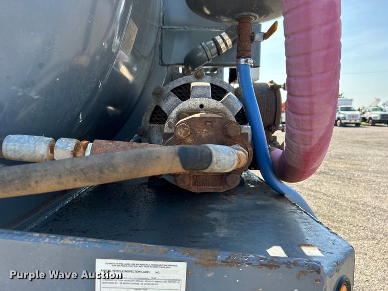 image for item EG0777 2012 Dragon Products LTD vacuum trailer