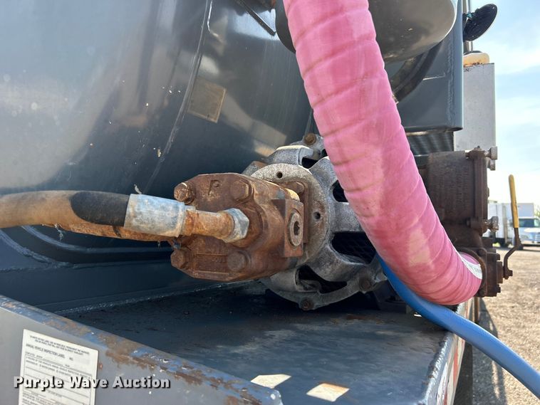 image for item EG0777 2012 Dragon Products LTD vacuum trailer