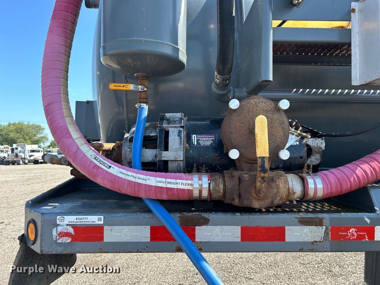 image for item EG0777 2012 Dragon Products LTD vacuum trailer