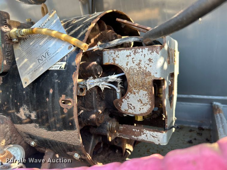 image for item EG0777 2012 Dragon Products LTD vacuum trailer