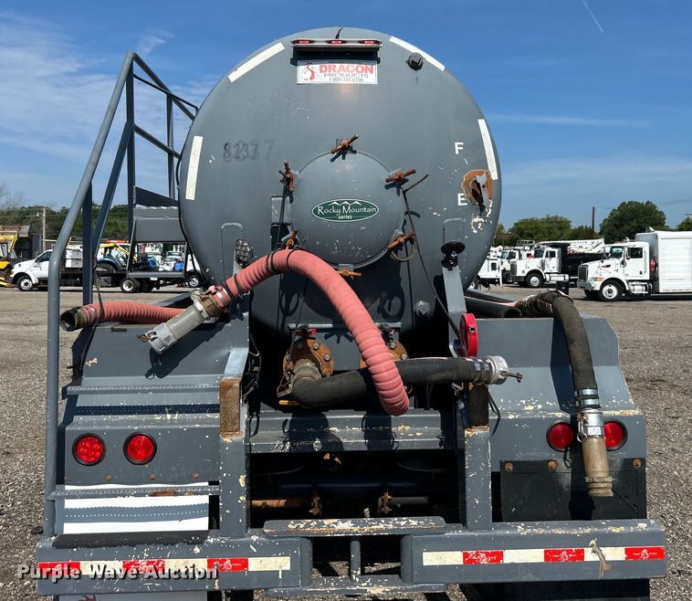 image for item EG0777 2012 Dragon Products LTD vacuum trailer