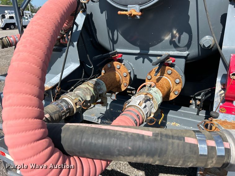 image for item EG0777 2012 Dragon Products LTD vacuum trailer