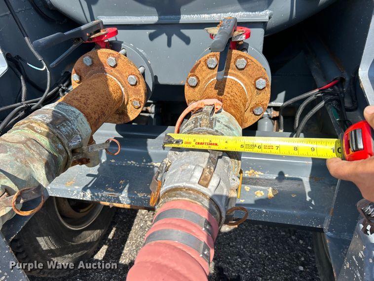 image for item EG0777 2012 Dragon Products LTD vacuum trailer