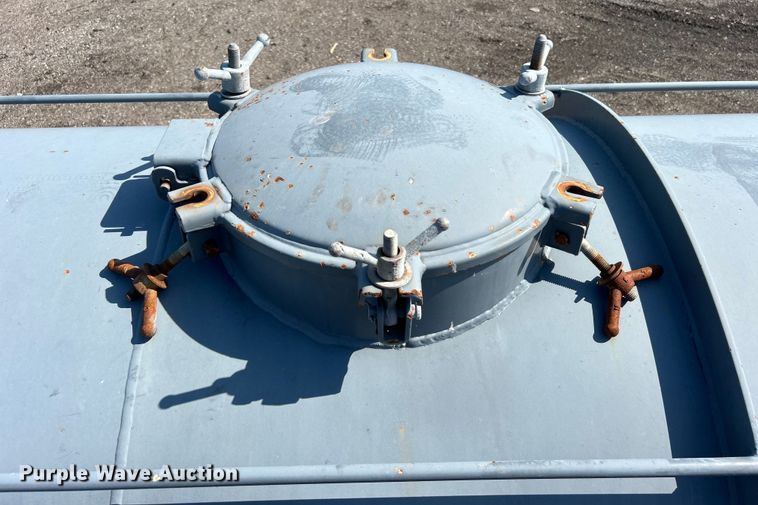 image for item EG0777 2012 Dragon Products LTD vacuum trailer