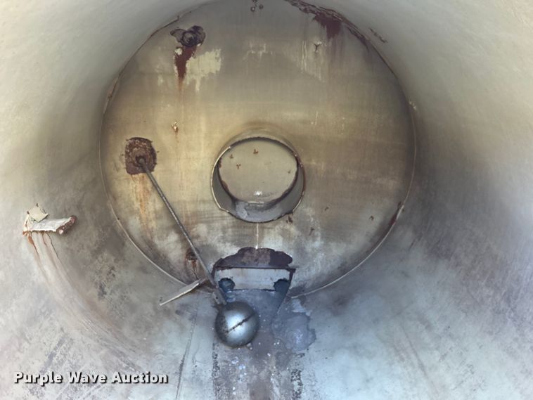 image for item EG0777 2012 Dragon Products LTD vacuum trailer