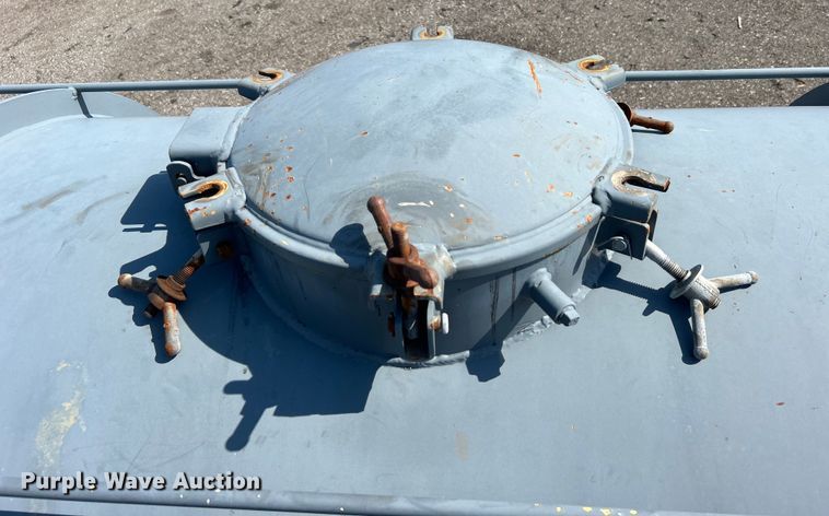 image for item EG0777 2012 Dragon Products LTD vacuum trailer