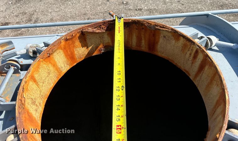 image for item EG0777 2012 Dragon Products LTD vacuum trailer