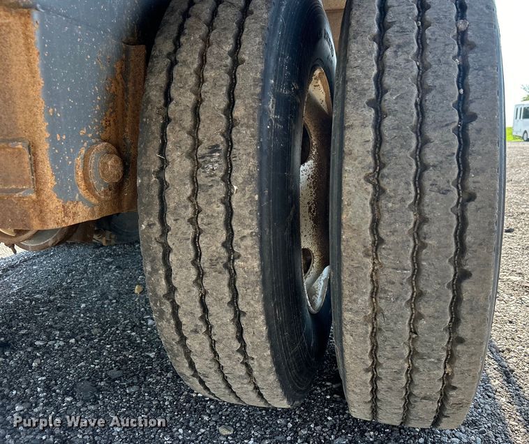 image for item EG0777 2012 Dragon Products LTD vacuum trailer