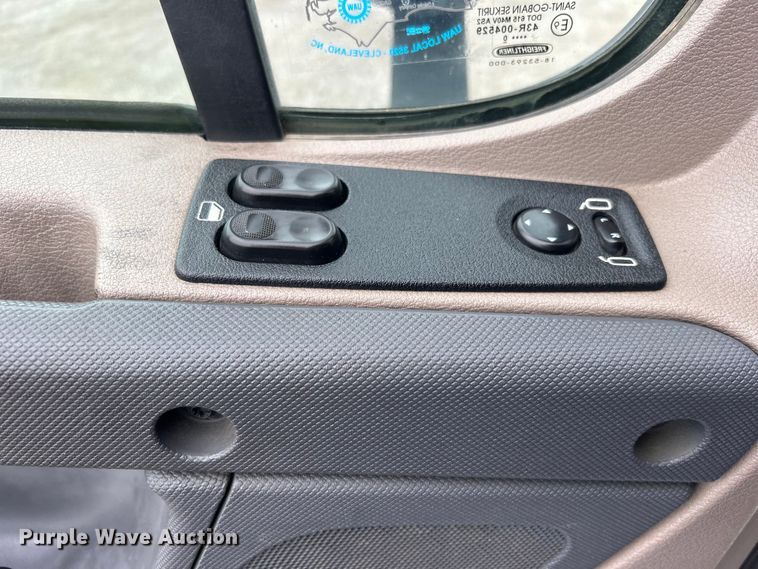 image for item EG1530 2011 Freightliner Cascadia 132 semi truck