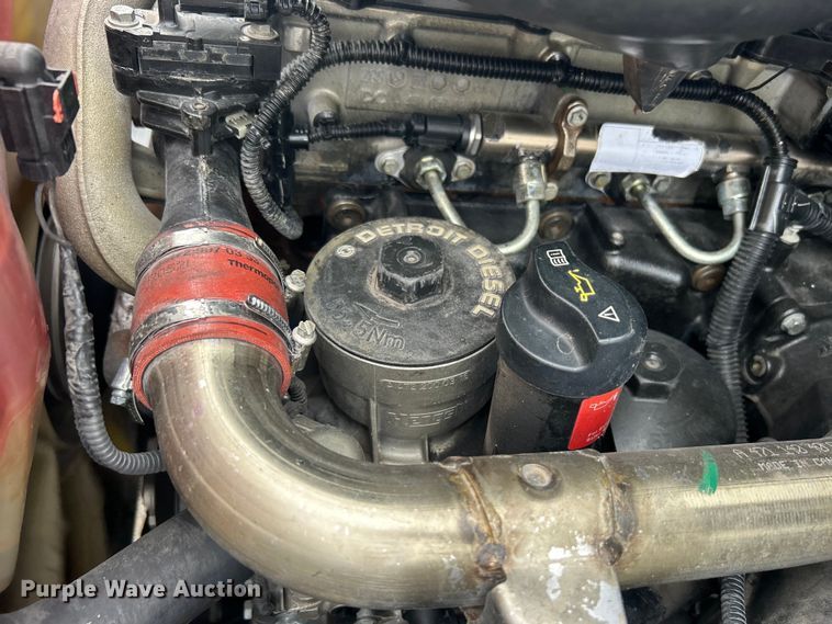 image for item EG1530 2011 Freightliner Cascadia 132 semi truck