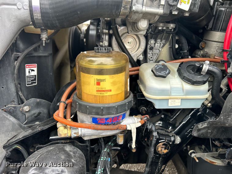 image for item EG1530 2011 Freightliner Cascadia 132 semi truck