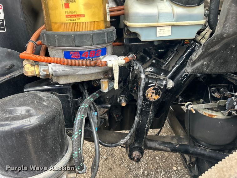 image for item EG1530 2011 Freightliner Cascadia 132 semi truck