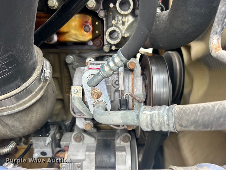 image for item EG1530 2011 Freightliner Cascadia 132 semi truck