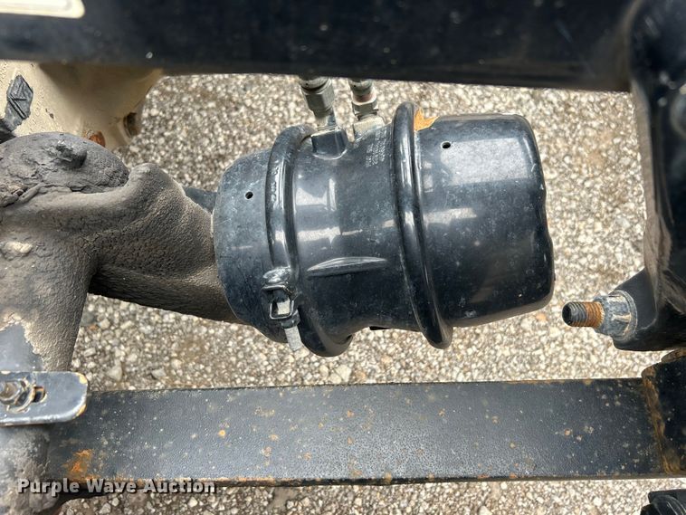 image for item EG1530 2011 Freightliner Cascadia 132 semi truck