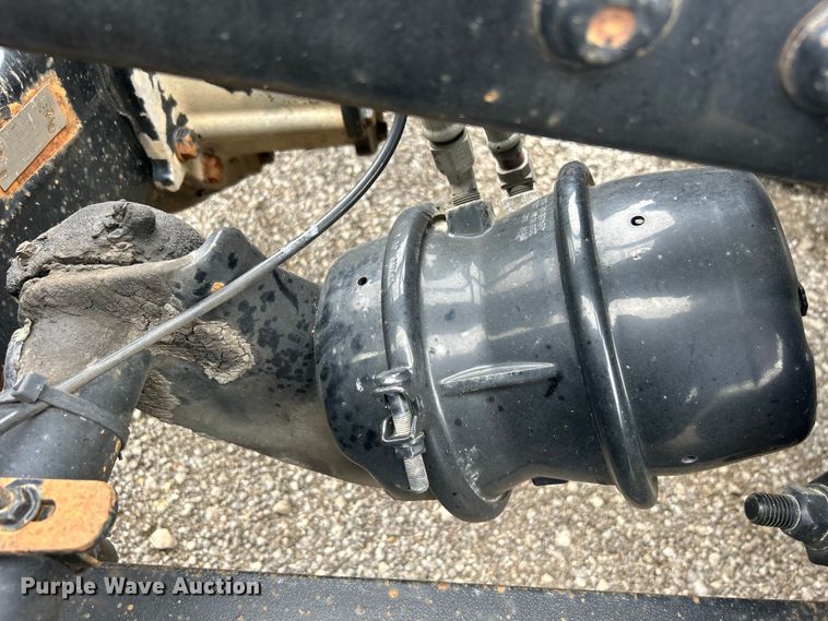 image for item EG1530 2011 Freightliner Cascadia 132 semi truck