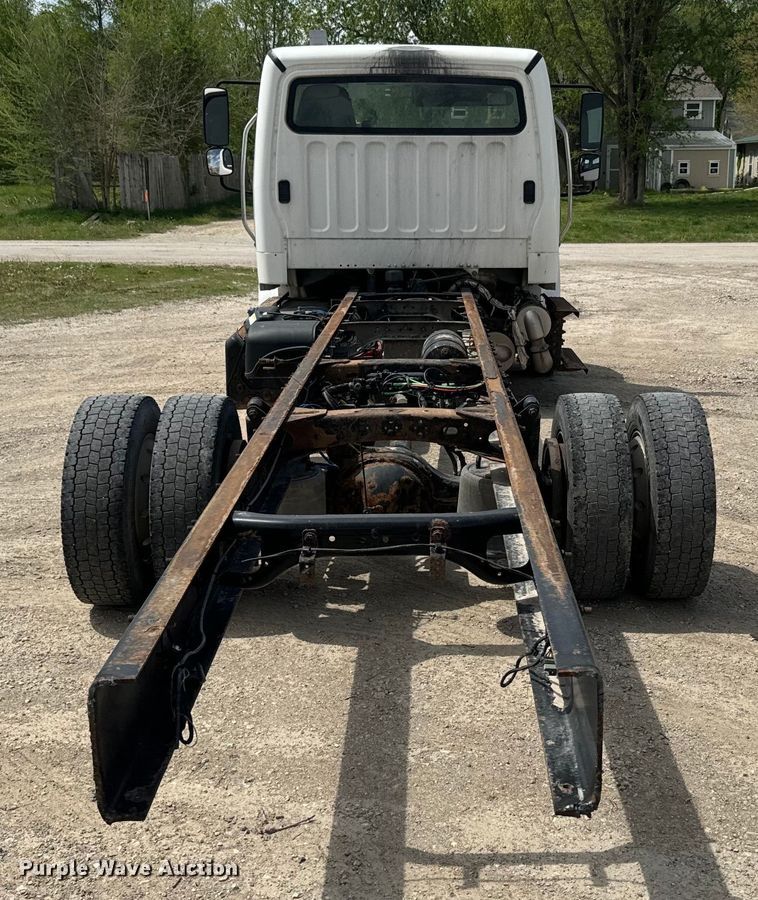 image for item EJ2684 2017 Freightliner  Business Class M2 truck cab and chassis