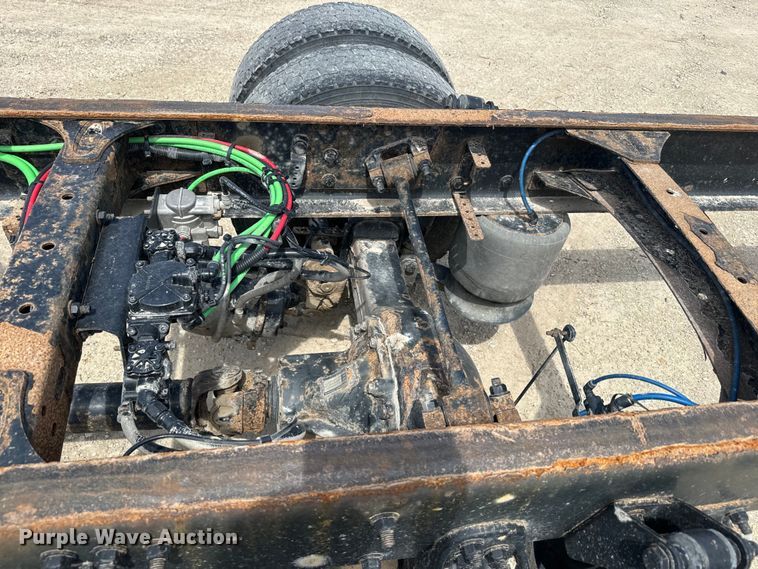 image for item EJ2684 2017 Freightliner  Business Class M2 truck cab and chassis