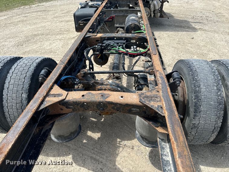 image for item EJ2684 2017 Freightliner  Business Class M2 truck cab and chassis