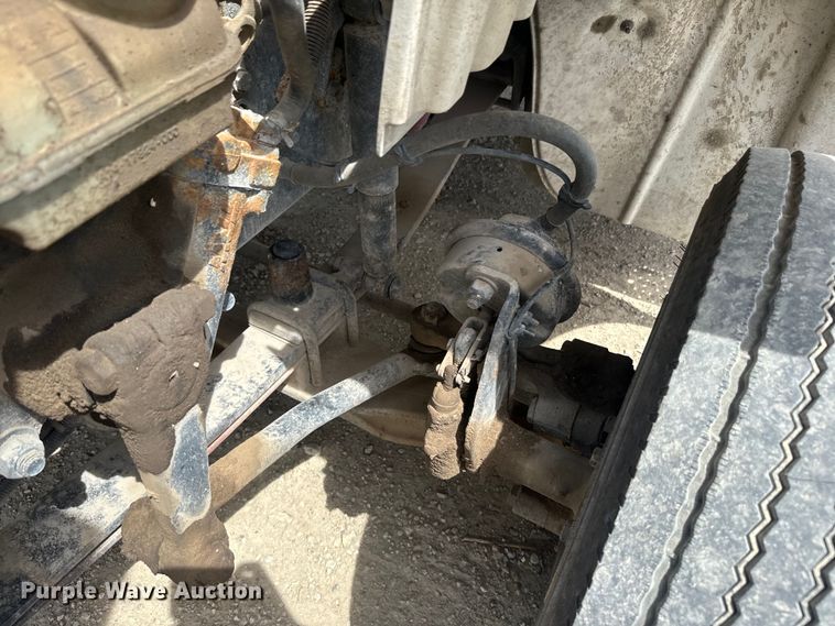 image for item EJ2684 2017 Freightliner  Business Class M2 truck cab and chassis