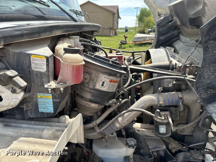 image for item EJ2684 2017 Freightliner  Business Class M2 truck cab and chassis