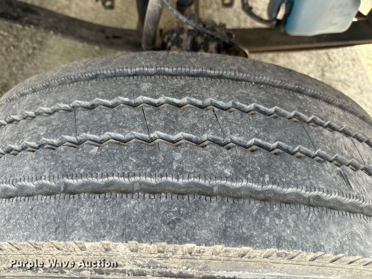 image for item EJ2684 2017 Freightliner  Business Class M2 truck cab and chassis