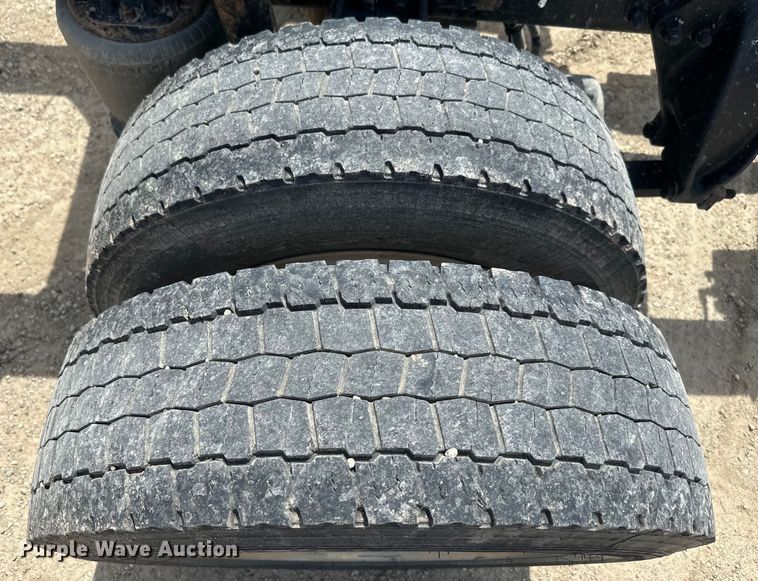 image for item EJ2684 2017 Freightliner  Business Class M2 truck cab and chassis